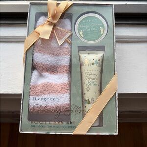 T.J.Maxx Honey Almond Foot Care Set - Cream and Tan